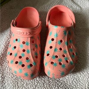 CROCS Kids Coral Clog with Teal Palm Print